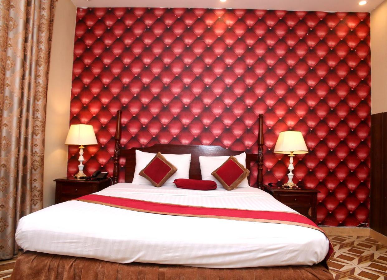 Premier Inn Mall ลาฮอร์ ภายนอก รูปภาพ