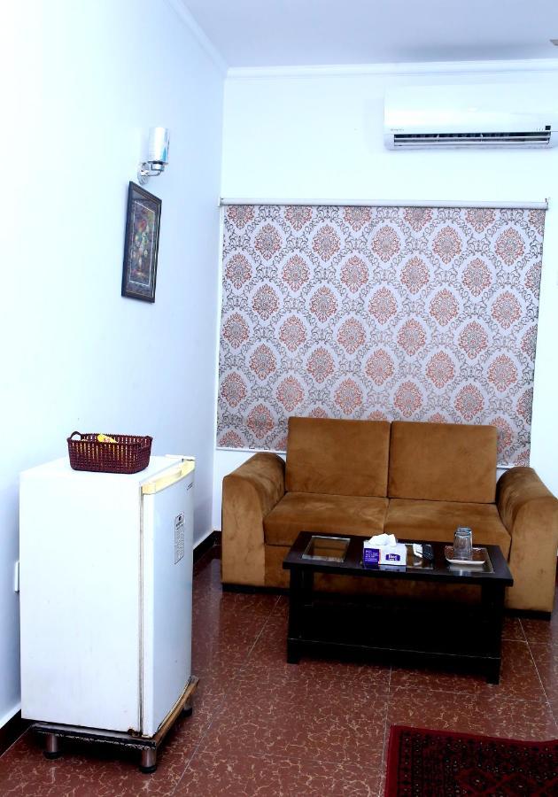 Premier Inn Mall ลาฮอร์ ภายนอก รูปภาพ