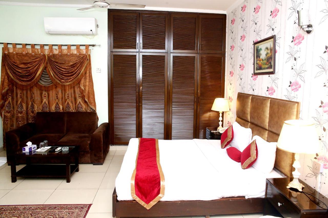 Premier Inn Mall ลาฮอร์ ภายนอก รูปภาพ