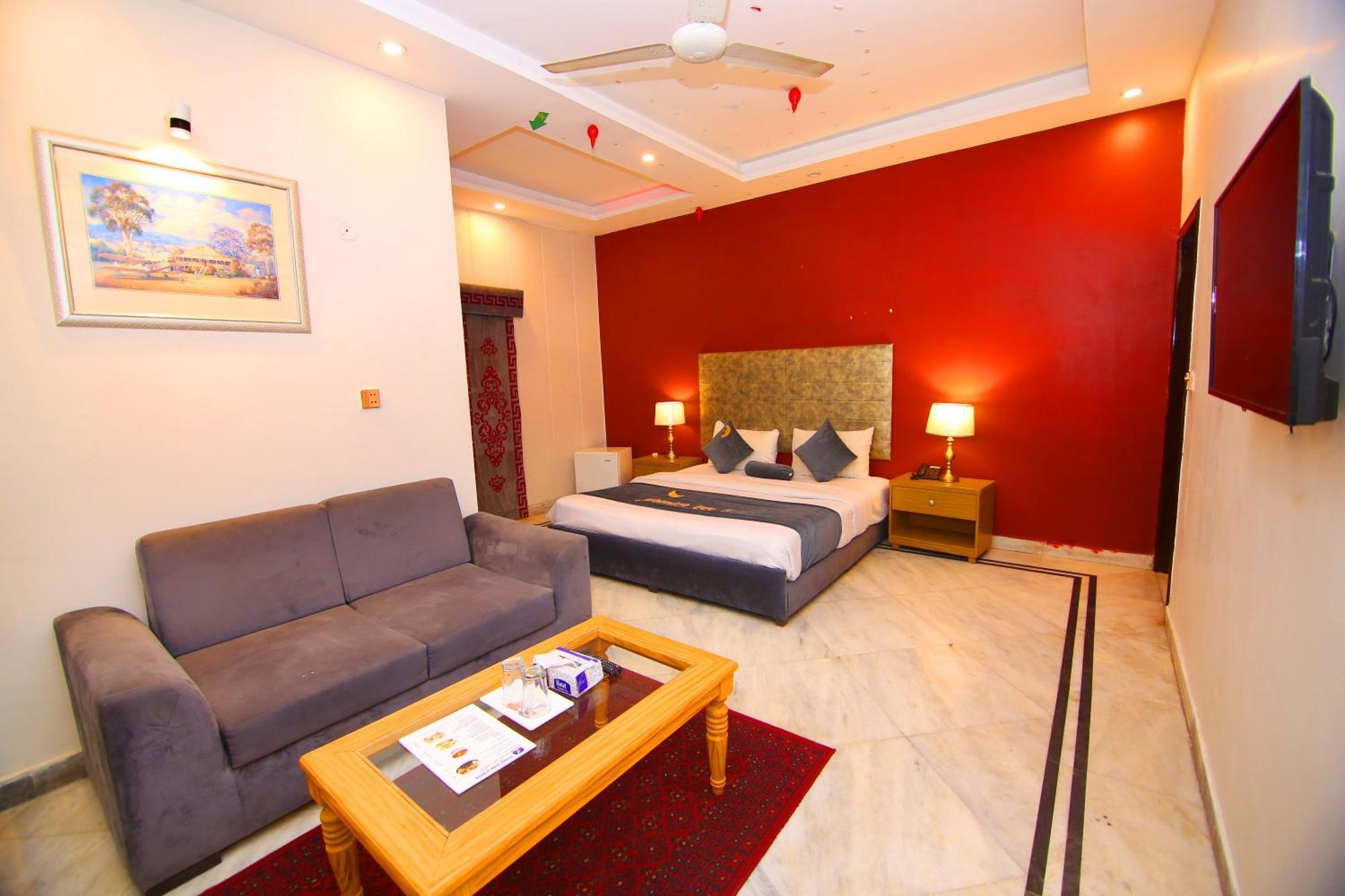 Premier Inn Mall ลาฮอร์ ภายนอก รูปภาพ