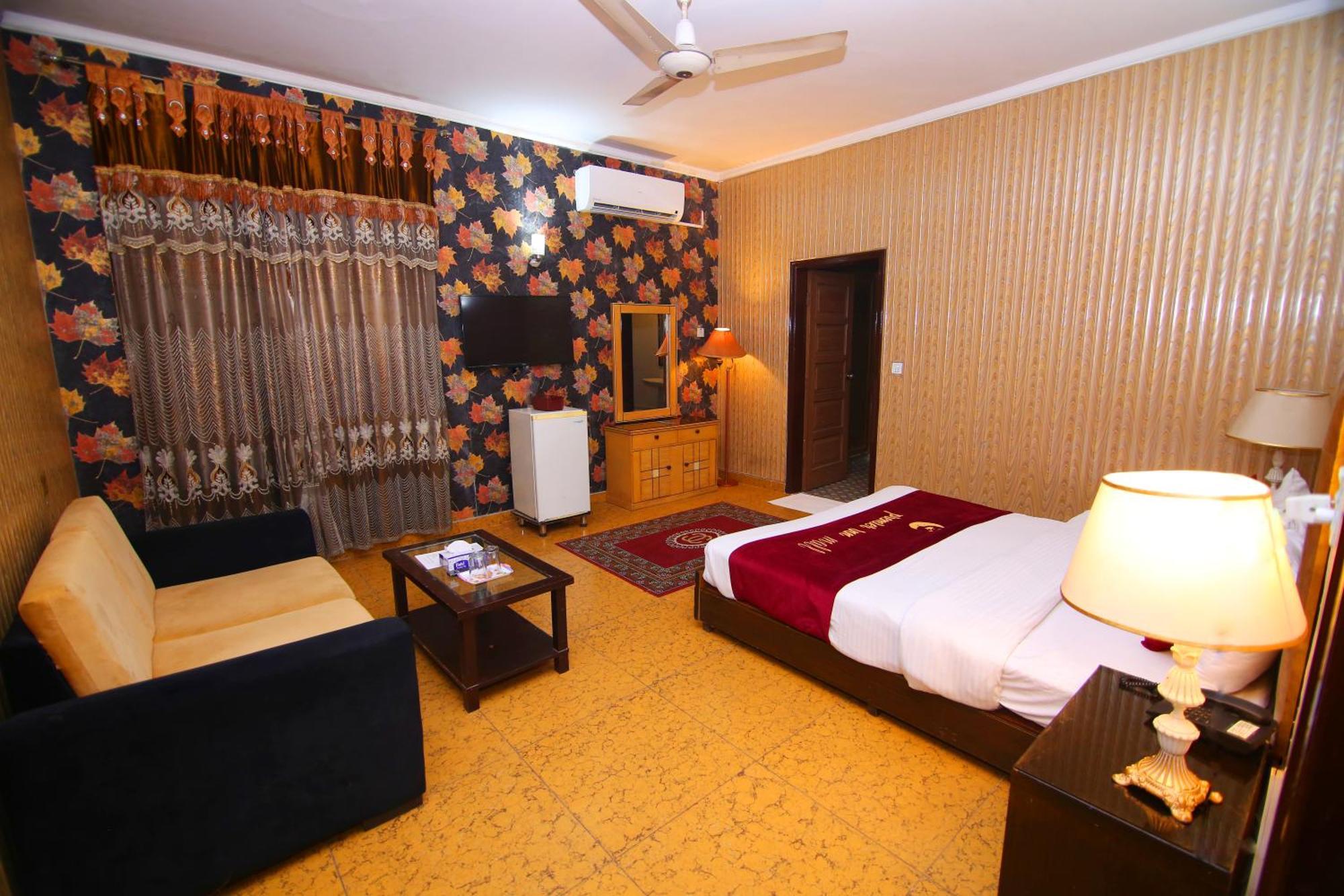Premier Inn Mall ลาฮอร์ ภายนอก รูปภาพ